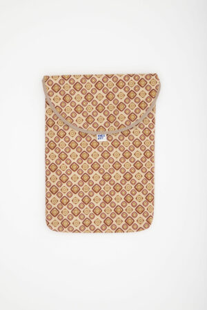 Étui PC 13 pouces fait main, motif rétro ocre et terracotta, tissu recyclé – Chkarty