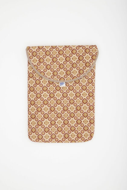 Étui PC 13 pouces fait main, motif rétro ocre et terracotta, tissu recyclé – Chkarty