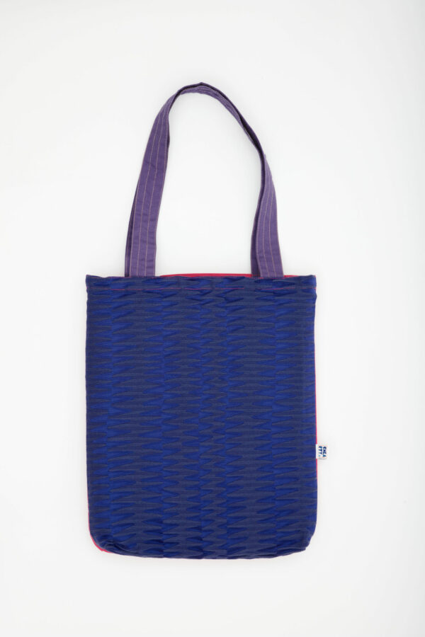 Totebag réversible fait main – tissu recyclé rose et bleu motif jungle – Chkarty Tunisie