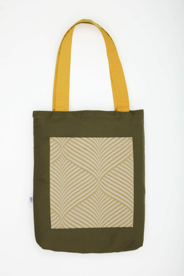 Totebag réversible Chkarty fait main en Tunisie – motif kilim multicolore et feuillage graphique, tissu recyclé